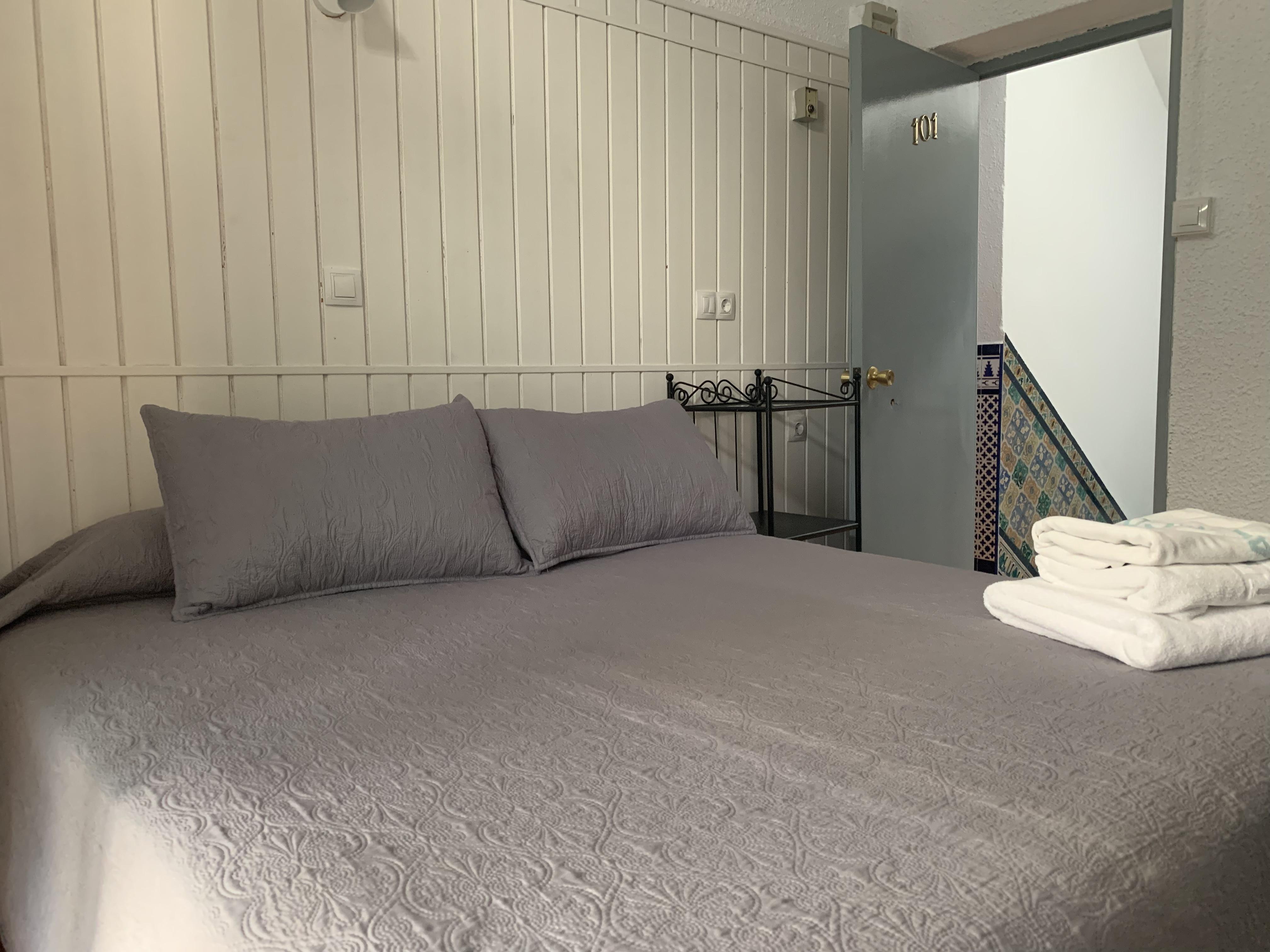 Hostal Alcobia Sevilla Eksteriør billede