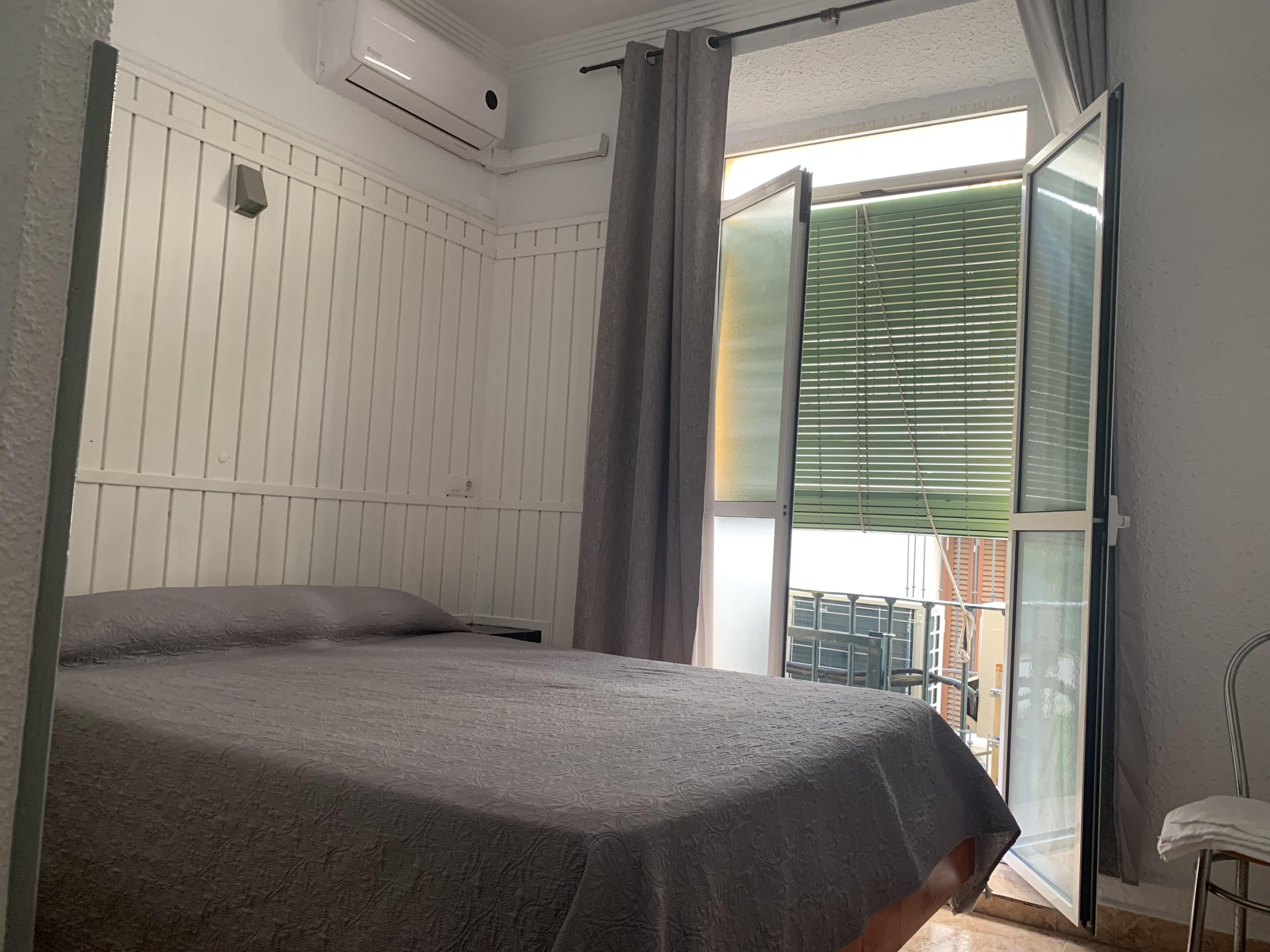 Hostal Alcobia Sevilla Eksteriør billede