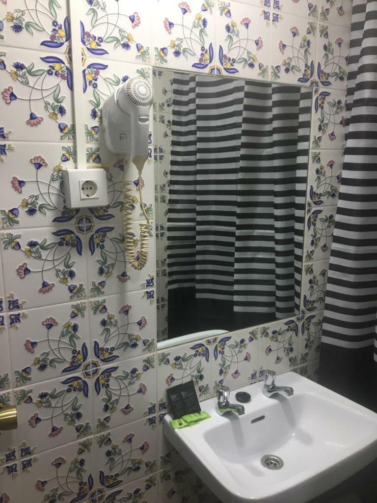 Hostal Alcobia Sevilla Eksteriør billede
