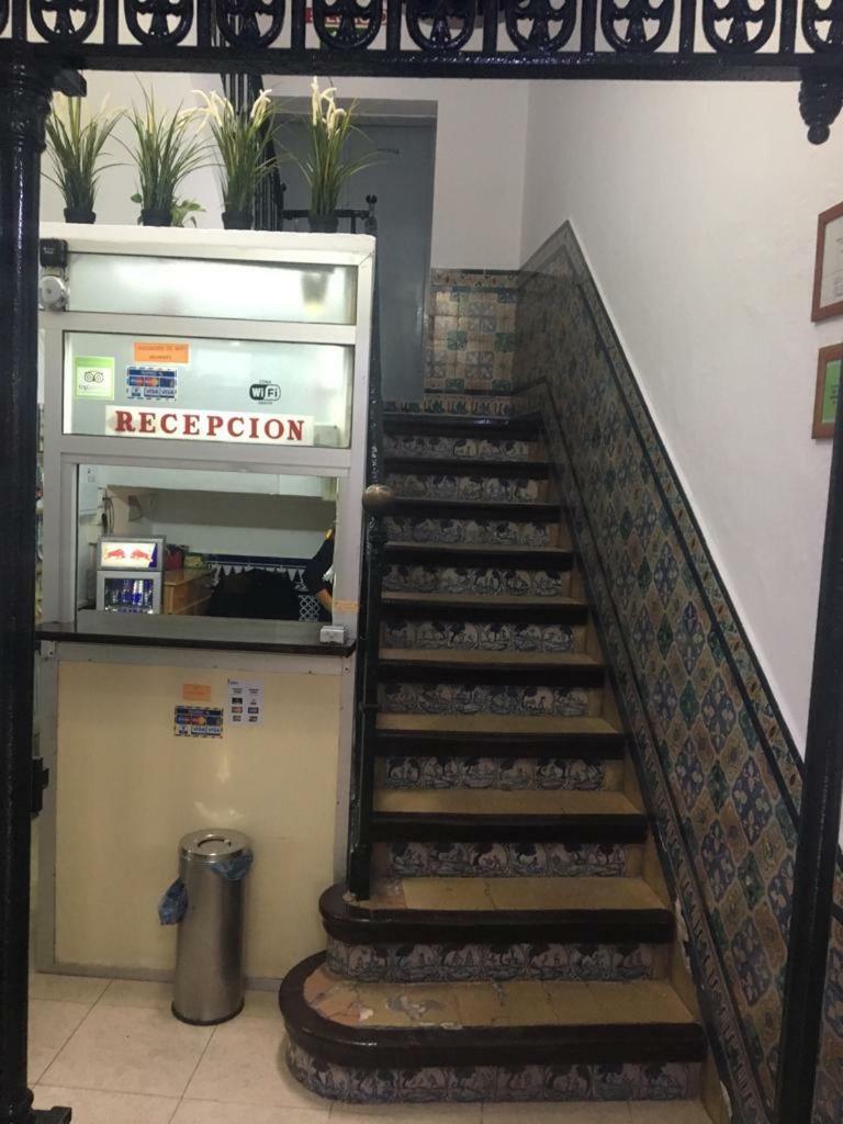 Hostal Alcobia Sevilla Eksteriør billede