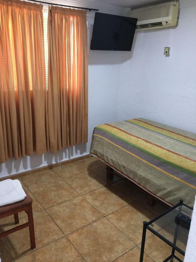 Hostal Alcobia Sevilla Eksteriør billede