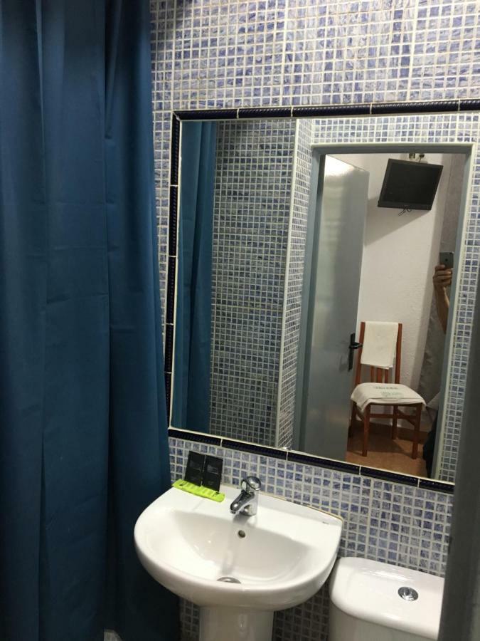 Hostal Alcobia Sevilla Eksteriør billede